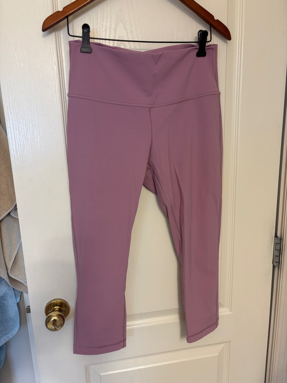 Mauve High-Waist Capri Leggings